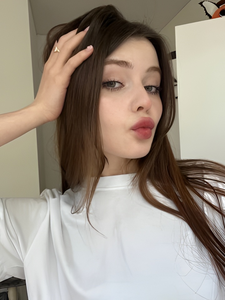 Инна привлекальеная девушка из Норильска цена от 4000 руб