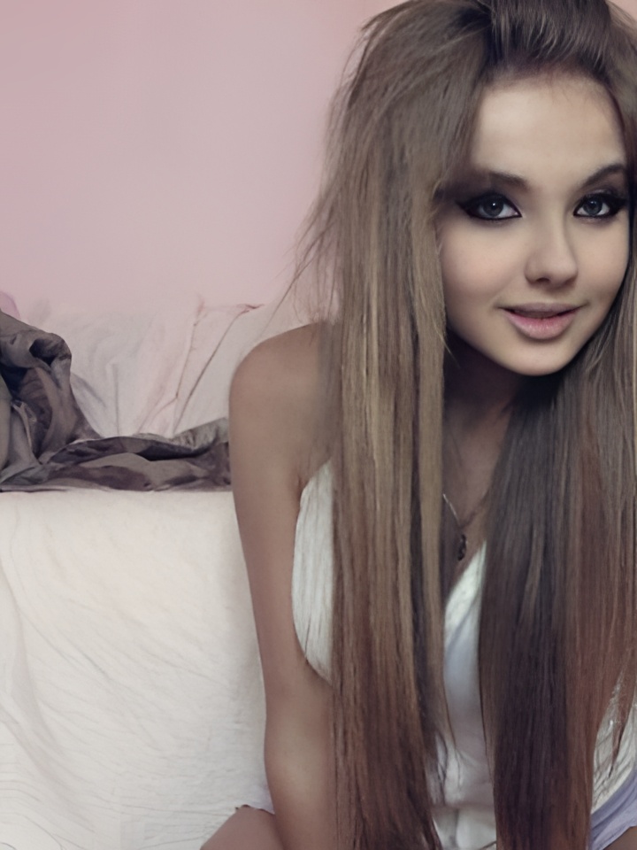 Юстина привлекальеная девушка из Норильска цена от 5000 руб