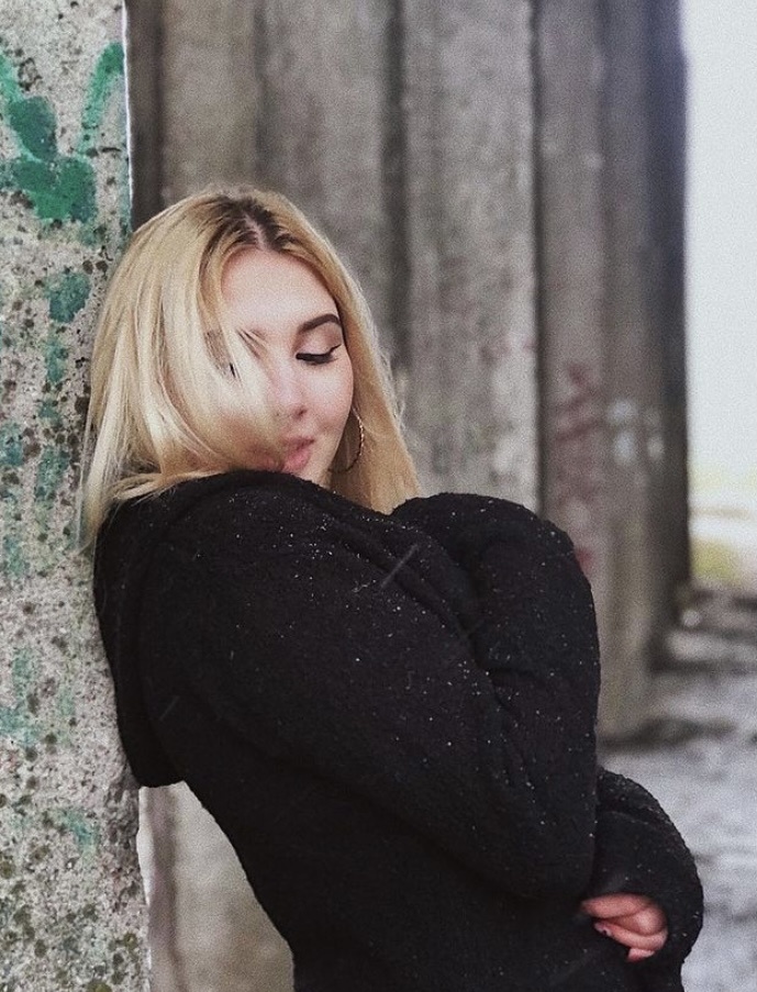 Арина привлекальеная девушка из Норильска цена от 9000 руб