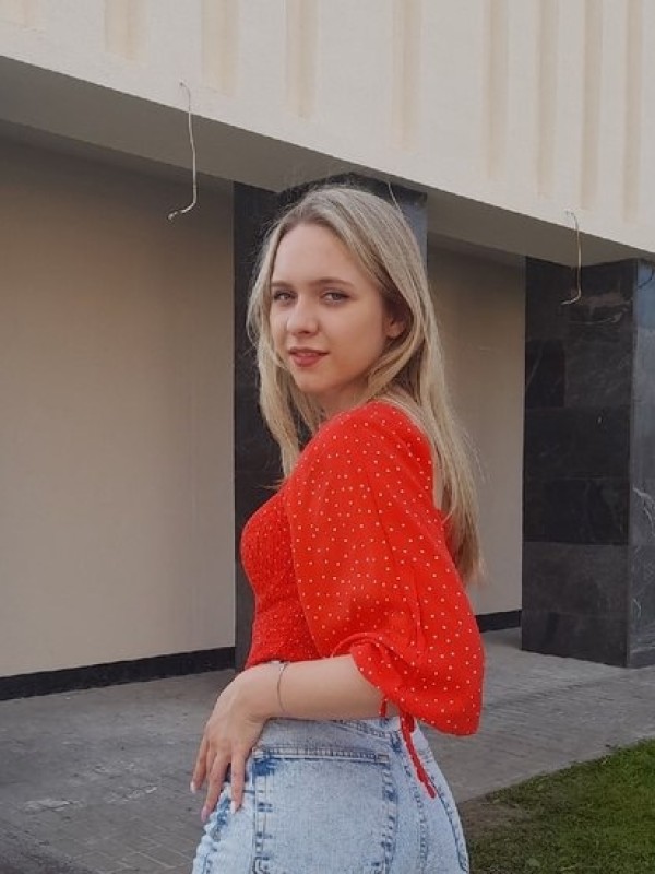 Юлия привлекательная девушка из Норильска цена от 3000 руб